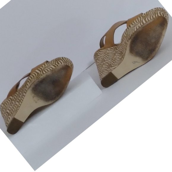 Comfortable Leather Platform Wedge Sandals From Carlos by Carlos Santana - Picture 11 of 16